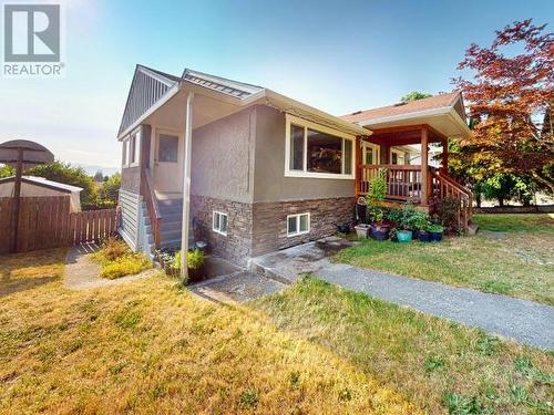 4737 Fernwood Ave, Powell River, BC - Outdoor