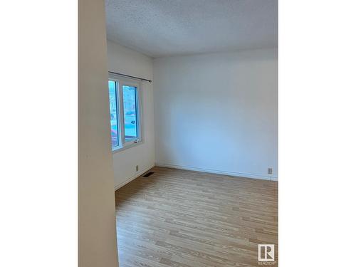 18609 95A Av Nw, Edmonton, AB - Indoor Photo Showing Other Room