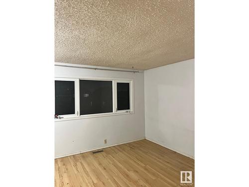 18609 95A Av Nw, Edmonton, AB - Indoor Photo Showing Other Room