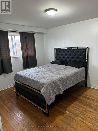 3407 Cedar Creek Drive, Mississauga, ON - Indoor Photo Showing Bedroom