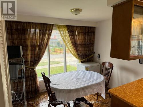 3407 Cedar Creek Drive, Mississauga, ON - Indoor Photo Showing Dining Room