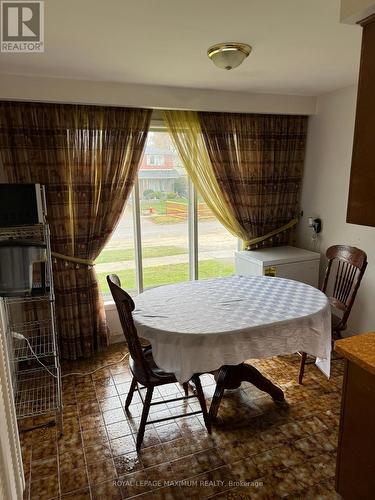 3407 Cedar Creek Drive, Mississauga, ON - Indoor Photo Showing Dining Room