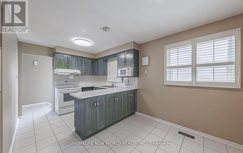 88 Braymore Boulevard, Toronto, ON - Indoor Photo Showing Kitchen