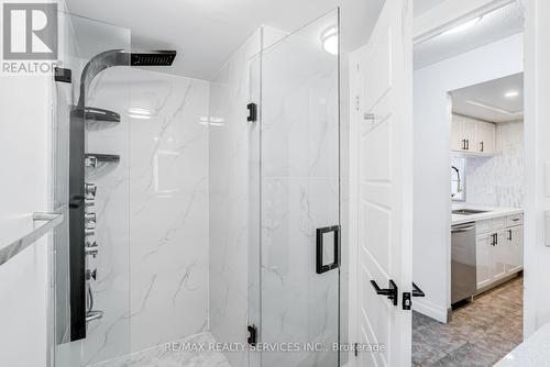 811 - 285 Enfield Place S, Mississauga, ON - Indoor Photo Showing Bathroom