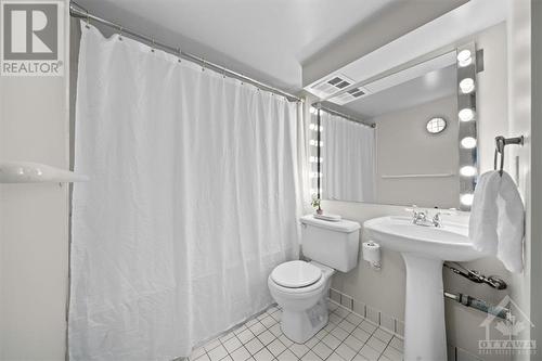 589 Rideau Street Unit#302, Ottawa, ON - Indoor Photo Showing Bathroom