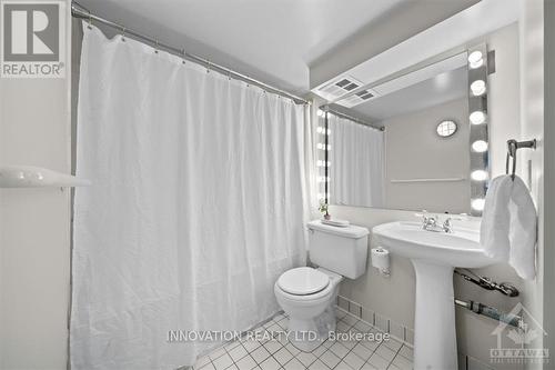 302 - 589 Rideau Street, Ottawa, ON - Indoor Photo Showing Bathroom