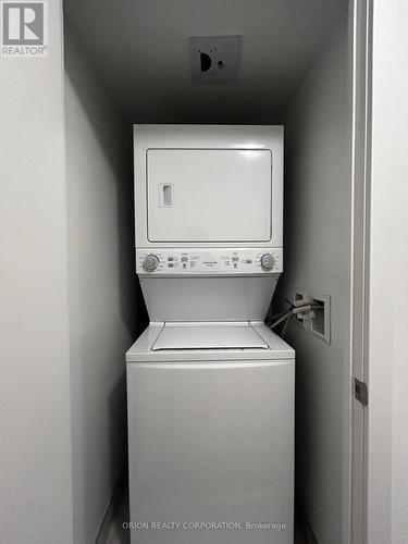 316 - 1435 Celebration Drive, Pickering, ON - Indoor Photo Showing Laundry Room