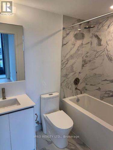 327 - 1100 Sheppard Avenue, Toronto, ON - Indoor Photo Showing Bathroom