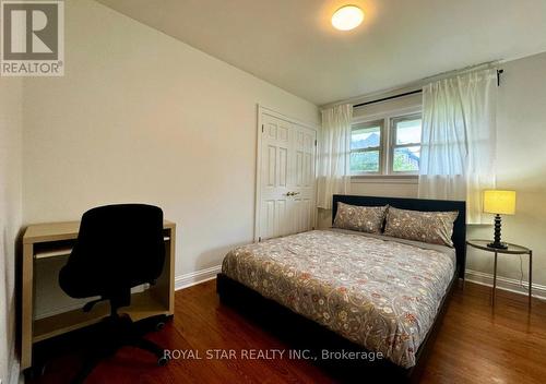 38 Lake Avenue, Richmond Hill, ON - Indoor Photo Showing Bedroom