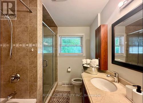 38 Lake Avenue, Richmond Hill, ON - Indoor Photo Showing Bathroom