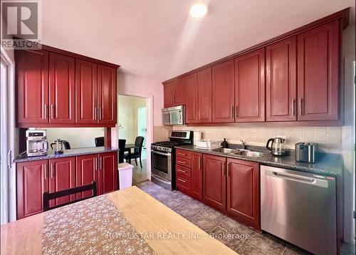 38 Lake Avenue, Richmond Hill, ON - Indoor Photo Showing Kitchen With Stainless Steel Kitchen With Double Sink