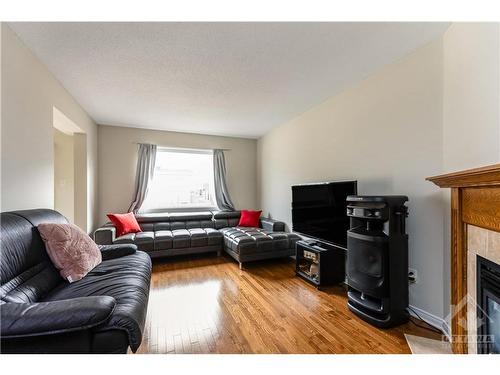 964 Klondike Drive, Ottawa, ON 