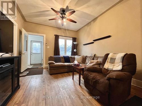 87 Balsam Street N, Timmins (Tne - Central), ON - Indoor Photo Showing Living Room