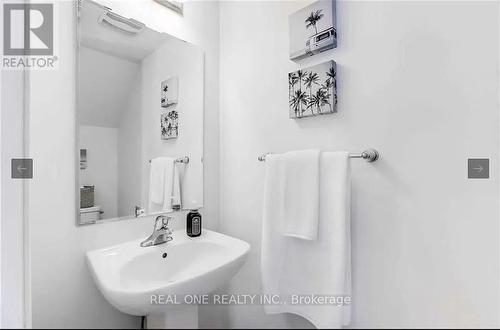 48 - 22 Spring Creek Drive, Hamilton, ON - Indoor Photo Showing Bathroom