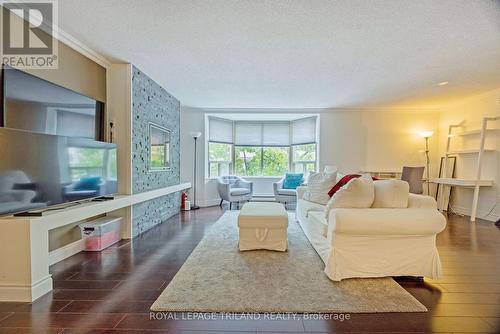 303 - 500 Talbot Street, London, ON - Indoor Photo Showing Living Room