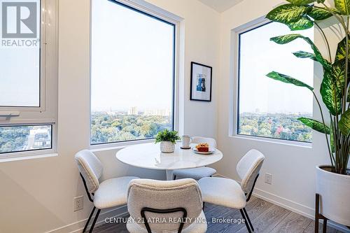 1806 - 2020 Bathurst Street, Toronto, ON - Indoor Photo Showing Dining Room