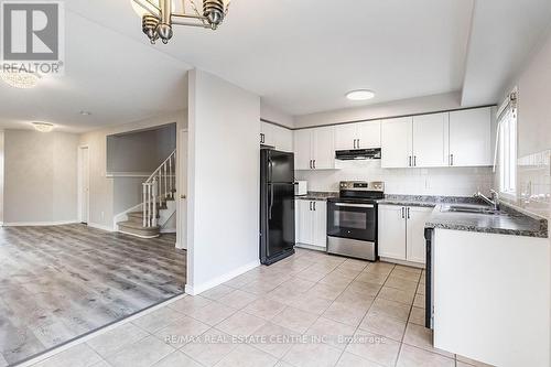 1780 Lampman Avenue, Burlington, ON - Indoor Photo Showing Kitchen