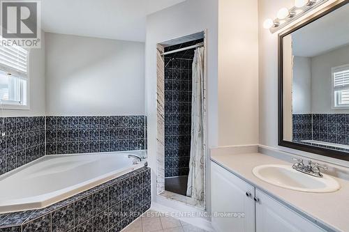 1780 Lampman Avenue, Burlington, ON - Indoor Photo Showing Bathroom