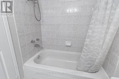 1780 Lampman Avenue, Burlington, ON - Indoor Photo Showing Bathroom