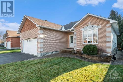 24 Campbell Court, Russell, ON - Outdoor