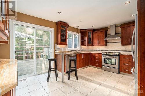 24 Campbell Court, Russell, ON - Indoor Photo Showing Kitchen