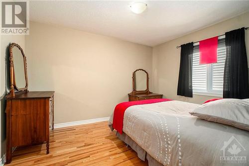 24 Campbell Court, Russell, ON - Indoor Photo Showing Bedroom