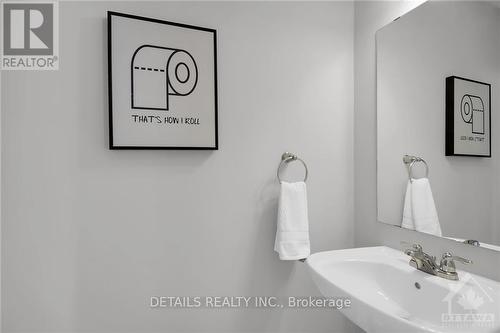 133 Pictou Crescent, Ottawa, ON - Indoor Photo Showing Bathroom