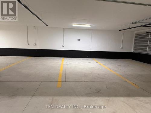 1209S - 127 Broadway Avenue, Toronto, ON - Indoor Photo Showing Garage