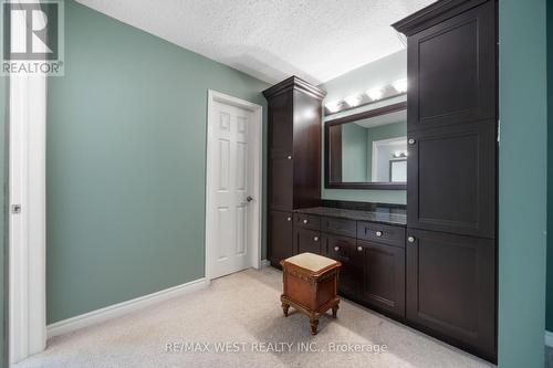 5 Harrowsmith Place, Richmond Hill, ON - Indoor Photo Showing Other Room