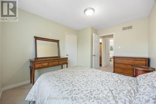 5 Harrowsmith Place, Richmond Hill, ON - Indoor Photo Showing Bedroom