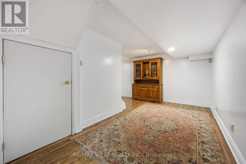 5 Harrowsmith Place, Richmond Hill, ON - Indoor Photo Showing Other Room