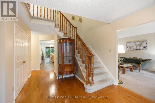 5 Harrowsmith Place, Richmond Hill, ON - Indoor Photo Showing Other Room