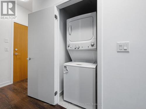 921 - 2520 Eglinton Avenue W, Mississauga, ON - Indoor Photo Showing Laundry Room