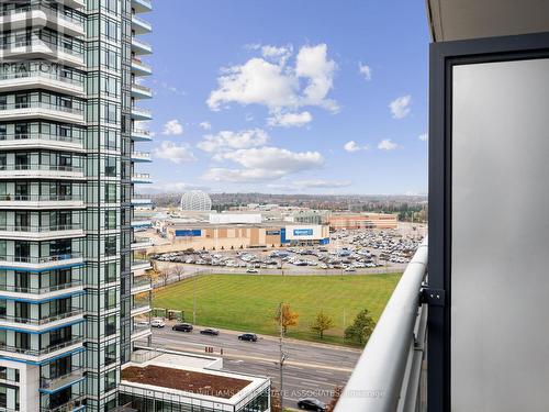 921 - 2520 Eglinton Avenue W, Mississauga, ON - Outdoor With Balcony