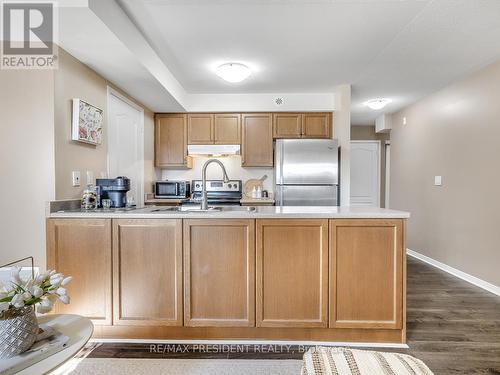 1 - 129 Isaac Devins Boulevard, Toronto, ON - Indoor Photo Showing Kitchen