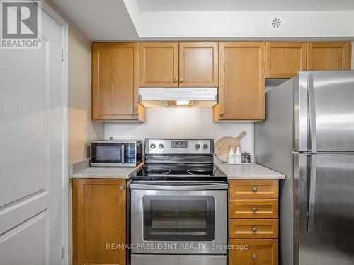 1 - 129 Isaac Devins Boulevard, Toronto, ON - Indoor Photo Showing Kitchen