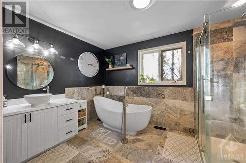 1316 Grand Chene Court, Ottawa, ON - Indoor Photo Showing Bathroom