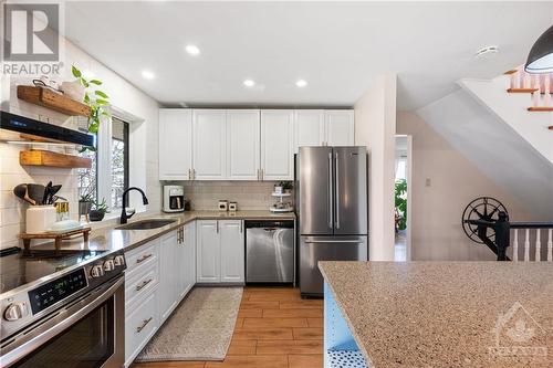 1316 Grand Chene Court, Ottawa, ON - Indoor Photo Showing Kitchen