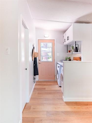 834 Ellis Avenue, Naramata, BC - Indoor Photo Showing Laundry Room