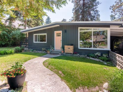 834 Ellis Avenue, Naramata, BC - Outdoor