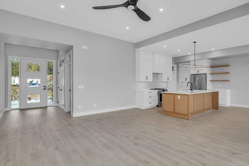 18661 Sanborn Street, Summerland, BC - Indoor Photo Showing Kitchen