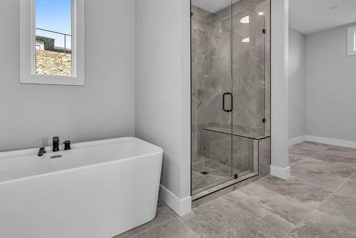 18661 Sanborn Street, Summerland, BC - Indoor Photo Showing Bathroom