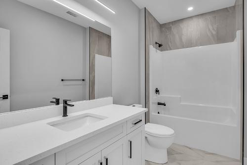 18661 Sanborn Street, Summerland, BC - Indoor Photo Showing Bathroom