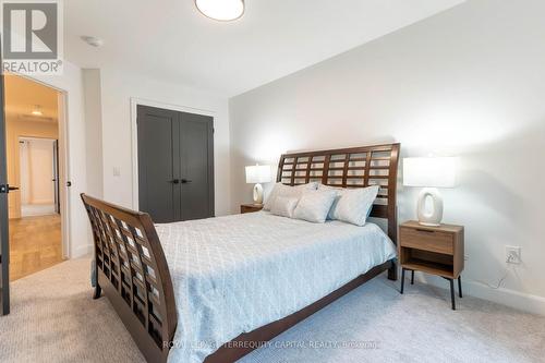 7218 Parsa Street, Niagara Falls, ON - Indoor Photo Showing Bedroom