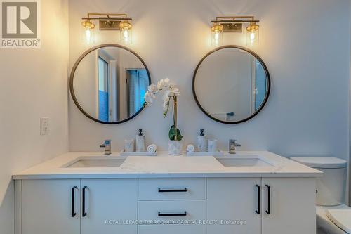 7218 Parsa Street, Niagara Falls, ON - Indoor Photo Showing Bathroom