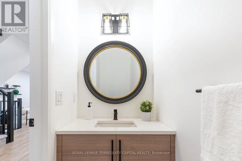 7218 Parsa Street, Niagara Falls, ON - Indoor Photo Showing Bathroom