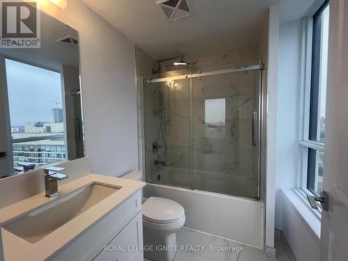 2302 - 30 Elm Drive W, Mississauga, ON - Indoor Photo Showing Bathroom