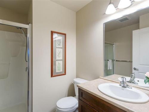 111-297 Hirst Ave West, Parksville, BC - Indoor Photo Showing Bathroom