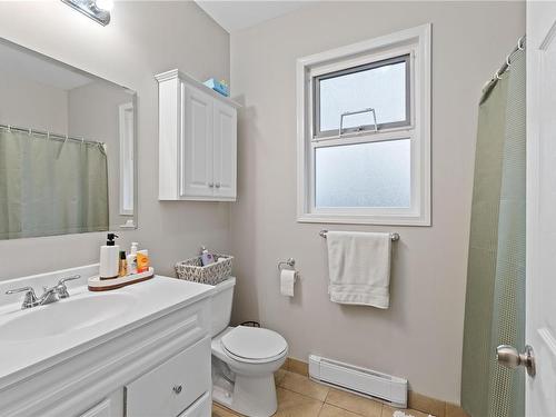 847 Victoria St, Nanaimo, BC - Indoor Photo Showing Bathroom