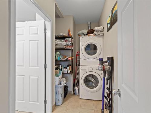 847 Victoria St, Nanaimo, BC - Indoor Photo Showing Laundry Room